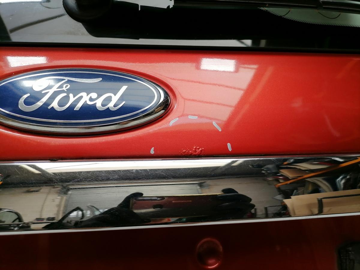 Ford Focus 2 original Heckklappe mit Heckscheibe Tango Rot Kombi Facelift Bj.2009